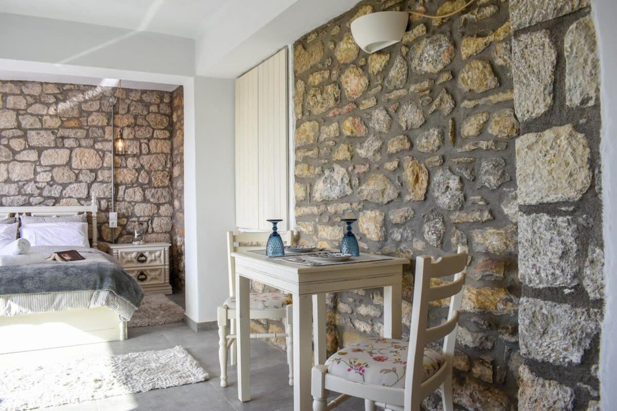 Coastal Stone Hideaway With Stunning Scenery Villa Kitriai Exterior photo